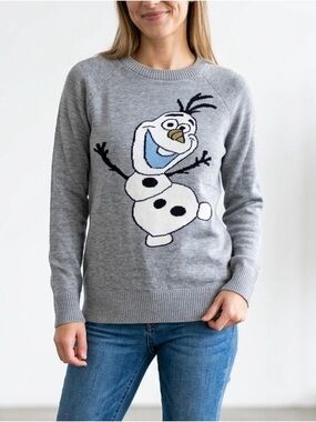 ✨ Disney Frozen Olaf Knit Sweater ✨
Size Small – New without tags!